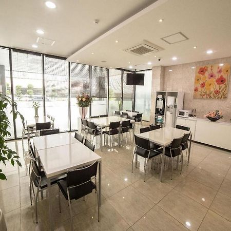 Reve Business Hotel Jeju Exterior foto